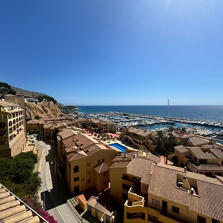 Sunrise Beachfront Apartment By The Marina Алтеа Екстер'єр фото