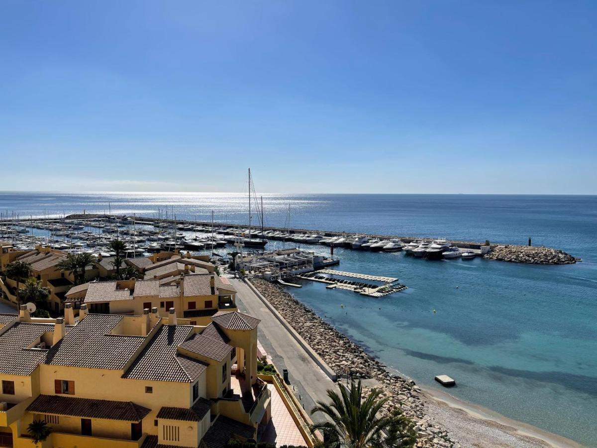 Sunrise Beachfront Apartment By The Marina Алтеа Екстер'єр фото