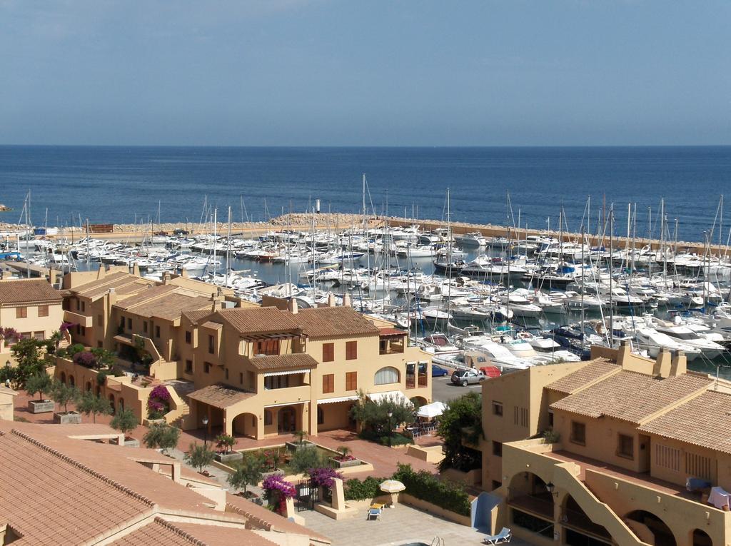 Sunrise Beachfront Apartment By The Marina Алтеа Екстер'єр фото